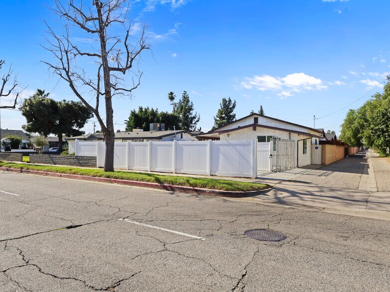 More Photos Of 15801 Chatsworth St, Granada Hills Apartments For Sale