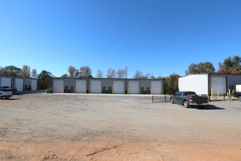 More Photos Of 1729 Locust Hill Rd, Greer Showroom For Lease