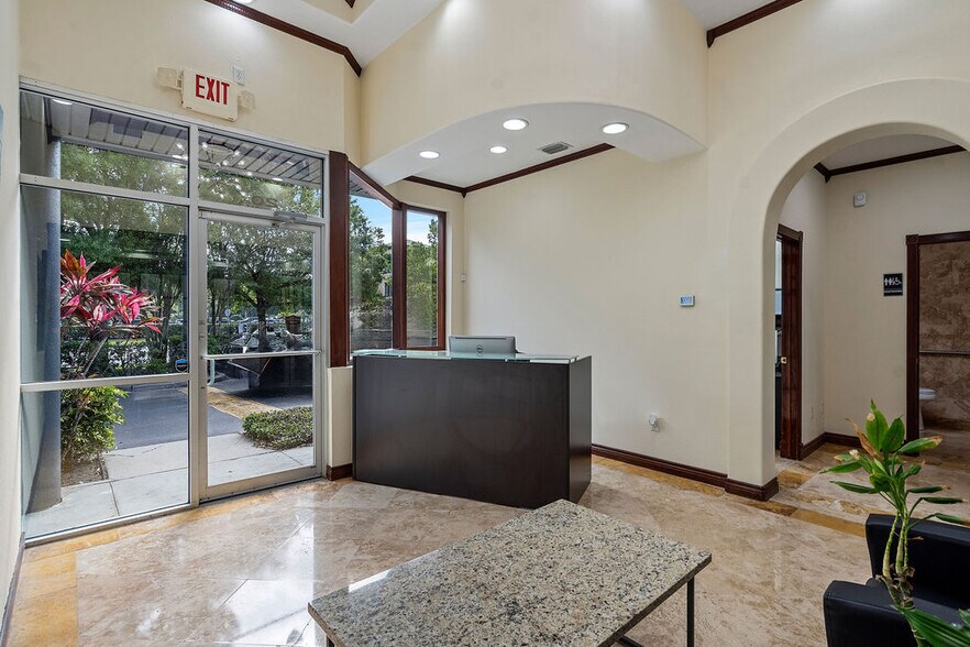 More Photos Of 7901 Kingspointe Pky, Orlando Flex For Sale