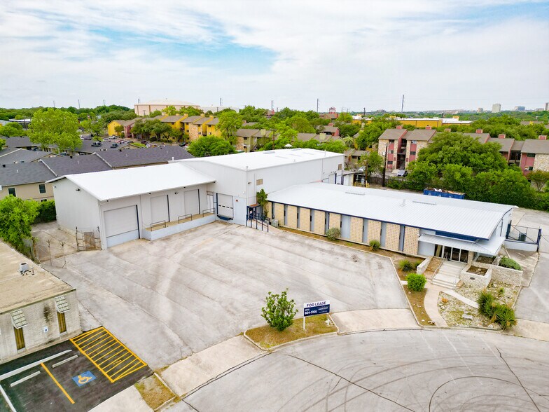 More Photos Of 5423 Jackwood Dr, San Antonio Warehouse For Lease