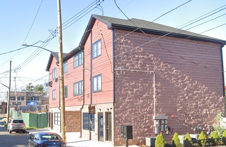Primary Photo Of 29-31 Herbert St, Staten Island Apartments For Lease