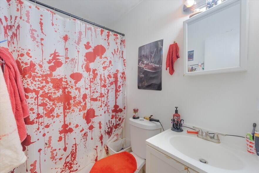 More Photos Of 227 24th Ave, Longview Apartments For Sale