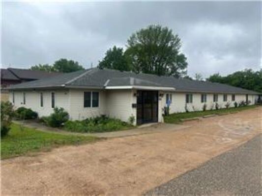 More Photos Of 2020 9th St E, Glencoe Office For Sale