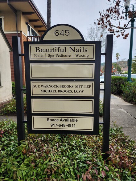 More Photos Of 10 Maple St, Sonoma Office For Sale