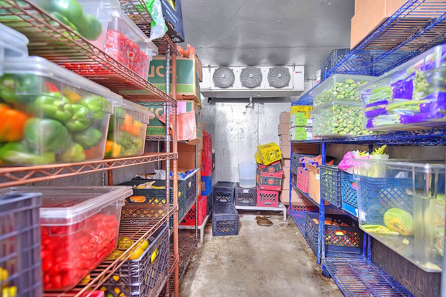 More Photos Of 14901 S Western Ave, Gardena Freestanding For Lease