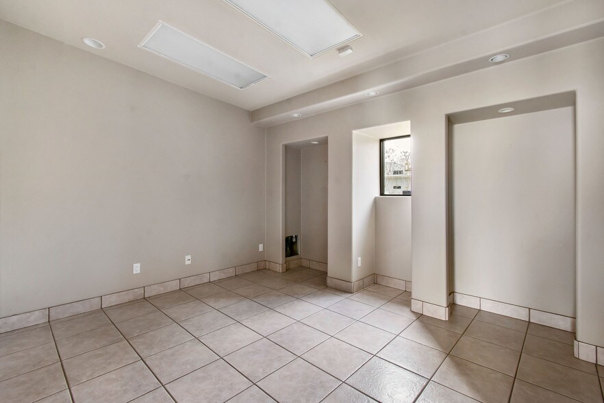 More Photos Of 32219 Tamina Rd, Magnolia Distribution For Lease