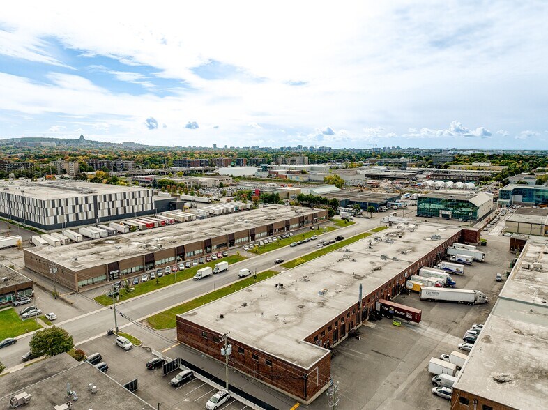 More Photos Of 295-341 Rue Benjamin-Hudon, Montréal Warehouse For Lease
