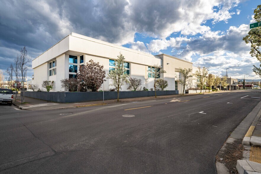 More Photos Of 33 N Fir St, Medford Industrial For Sale