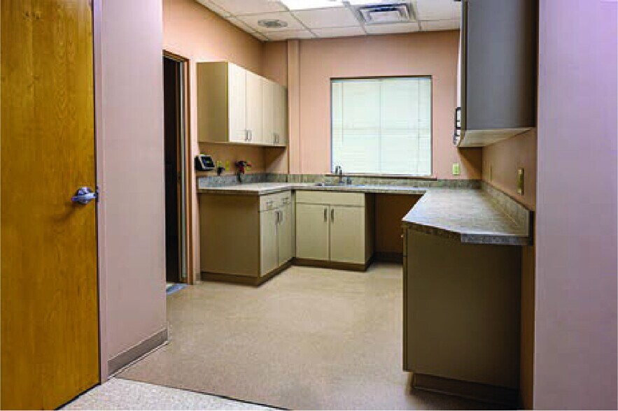 More Photos Of 2349 SW Danville Rd, Decatur Medical For Lease