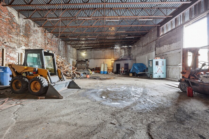 More Photos Of 688 E Eagle St, Buffalo Warehouse For Sale