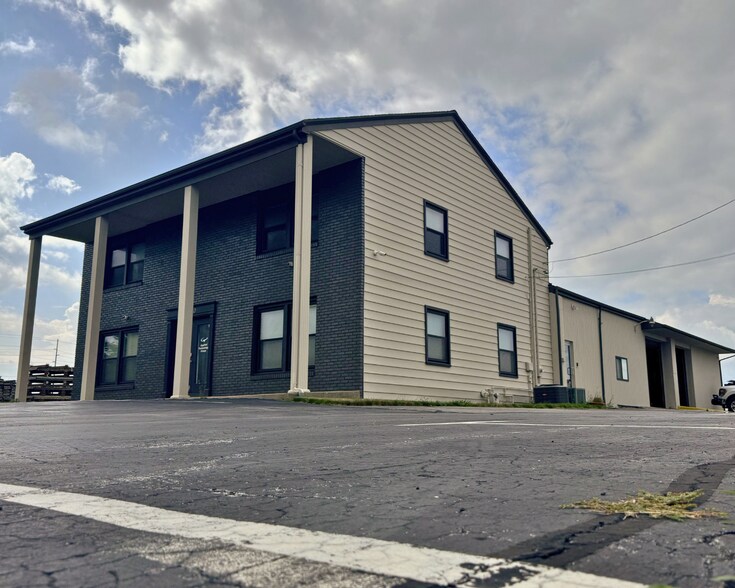 More Photos Of 2230 W Coliseum Blvd, Fort Wayne Office For Lease