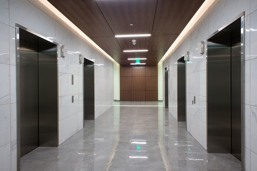 More Photos Of 14135 Midway Rd, Addison Office For Lease