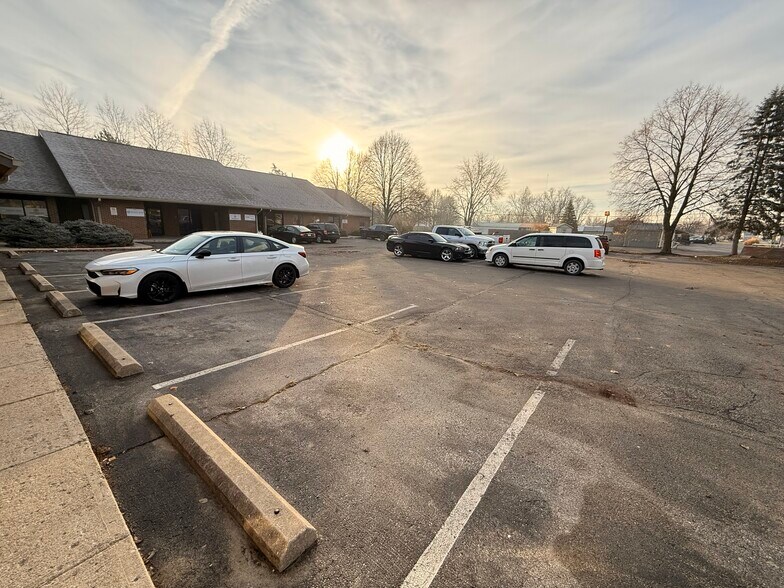 More Photos Of 1201 N Post Rd, Indianapolis Medical For Lease