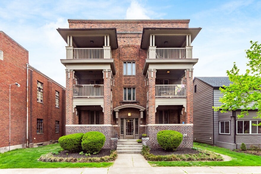 More Photos Of 94 N 20th St, Columbus Apartments For Sale