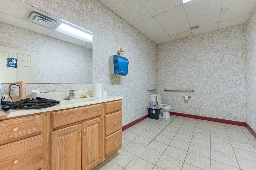 More Photos Of 7340 Bridgewater Rd, Dayton Warehouse For Lease