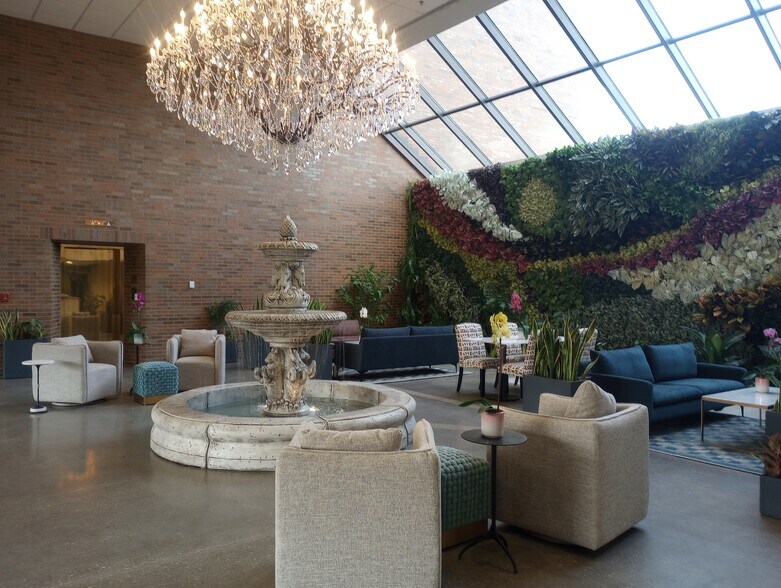 More Photos Of 5000 Arlington Centre Blvd, Upper Arlington Office For Lease