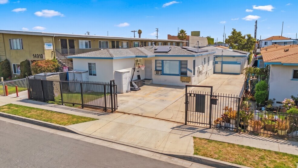 More Photos Of 14916-14920 Chadron Ave, Gardena Apartments For Sale