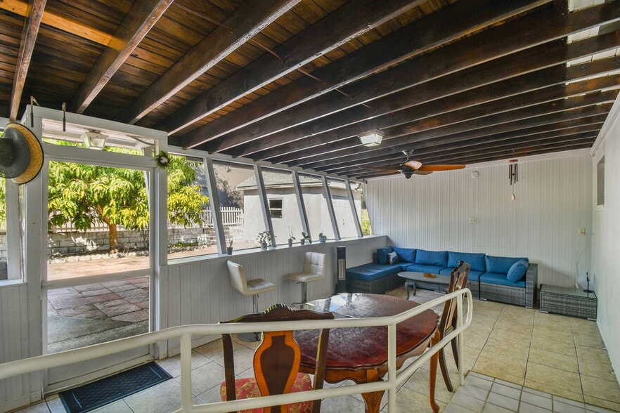 More Photos Of 4315 W Fair Oaks Ave, Tampa Office Residential For Sale