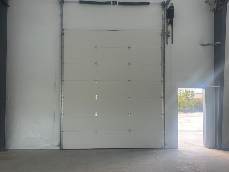 More Photos Of S Highway 63, Columbia General Retail For Lease