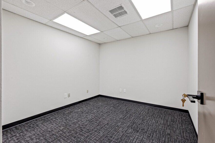 More Photos Of 1515 S Boulder Ave, Tulsa Office For Lease