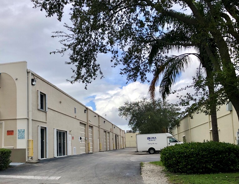 More Photos Of 8001 W 26th Ave, Hialeah Warehouse For Lease