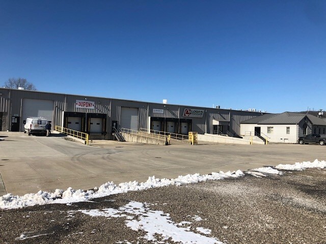 Primary Photo Of 20 McJunkin Rd, Nitro Distribution For Lease