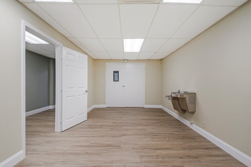 More Photos Of 440 Plumosa Ave, Casselberry Warehouse For Lease