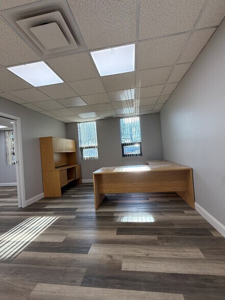 More Photos Of 35 Carlough Rd, Bohemia Warehouse For Lease