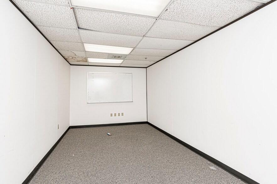 More Photos Of 3636 S Sherwood Forest Blvd, Baton Rouge Office For Lease