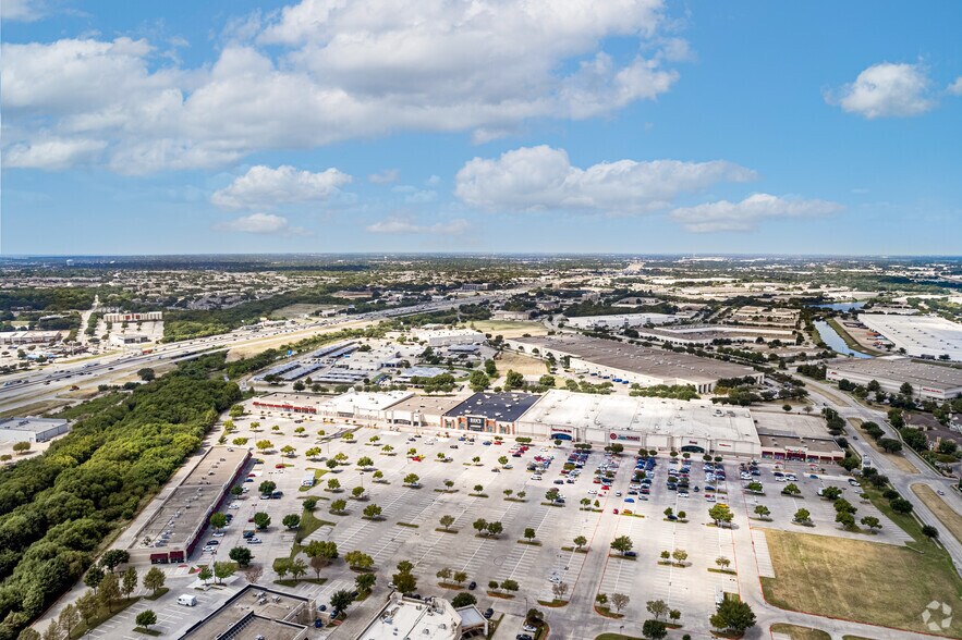 More Photos Of 729 Hebron Pky, Lewisville Unknown For Lease