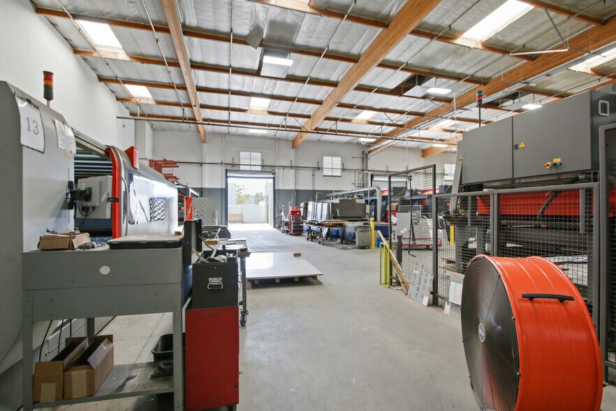 More Photos Of 4900 E Hunter Ave, Anaheim Manufacturing For Sale