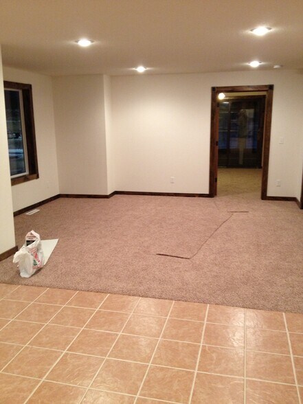 More Photos Of 1004 15th Ave SE, Rochester Flex For Sale