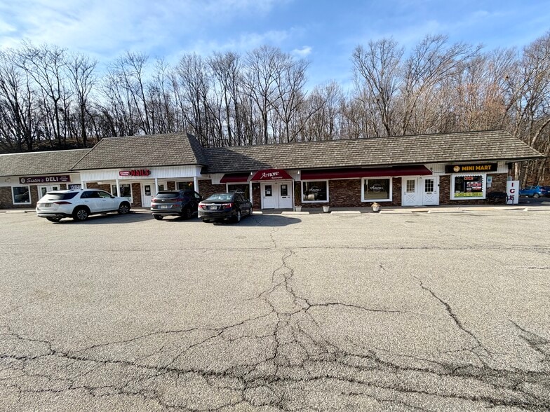 More Photos Of 136-154 Rifle Camp Rd, Woodland Park General Retail For Sale