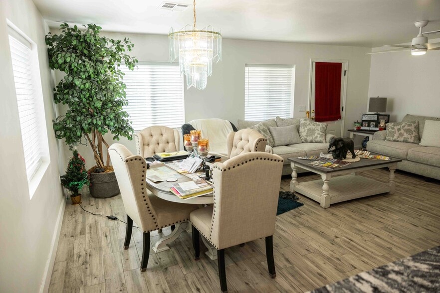 More Photos Of 5732 W Maryland Ave, Glendale Truck Terminal For Sale