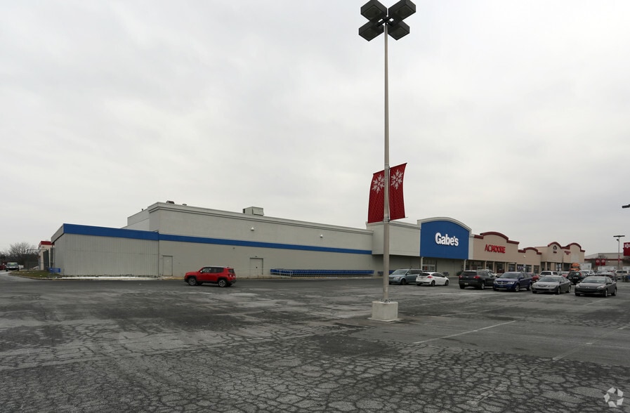 More Photos Of 2090 Lincoln Hwy E, Lancaster General Retail For Lease