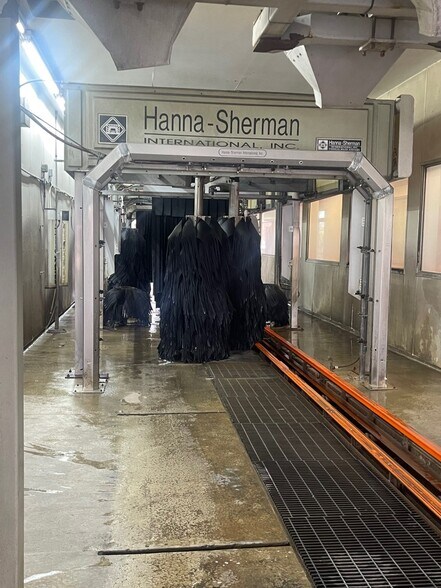 More Photos Of 8990 S Old State Rd, Lewis Center Carwash For Sale