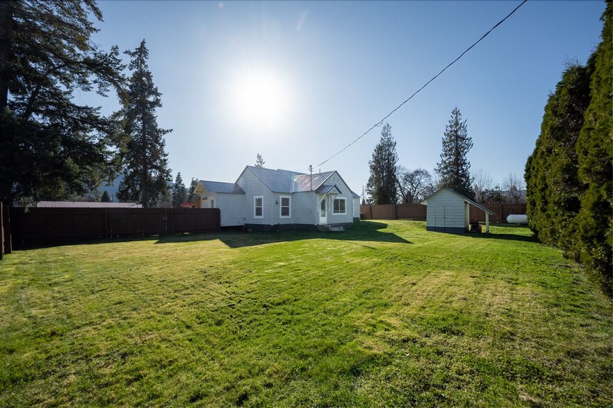 More Photos Of 401 N Stephen St, Clark Fork Storefront Retail Residential For Sale