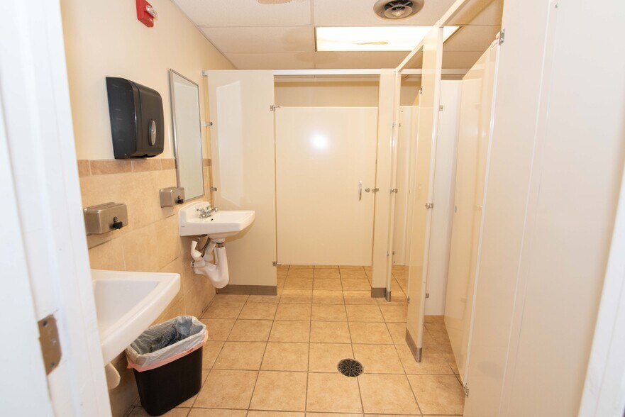 More Photos Of 416 Eastern Blvd, Essex Lodge Meeting Hall For Sale