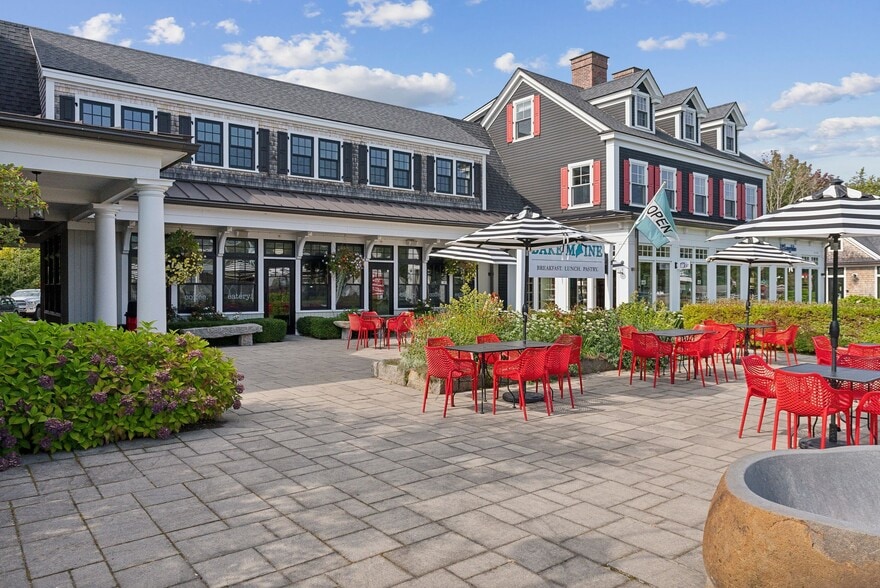 More Photos Of 2178 Post Rd, Wells Restaurant For Lease