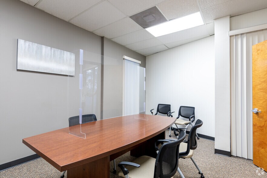 More Photos Of 4303 Vineland Rd, Orlando Unknown For Lease