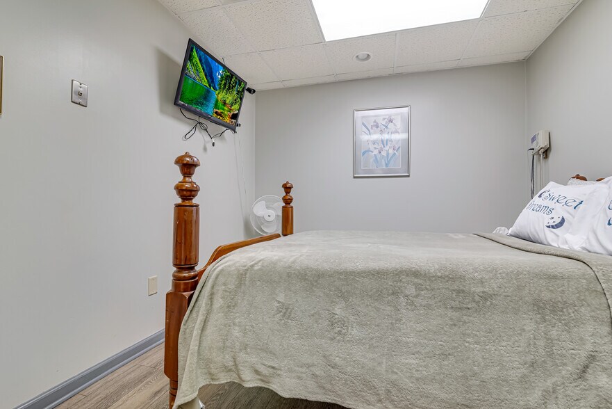 More Photos Of 371 E Brown St, East Stroudsburg Healthcare For Sale
