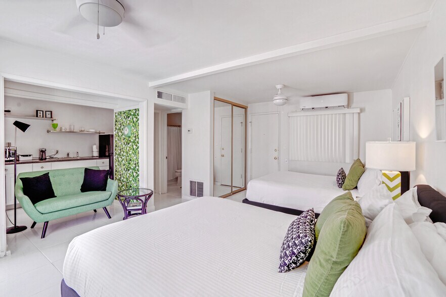 More Photos Of 350 S Belardo Rd, Palm Springs Hotel For Sale