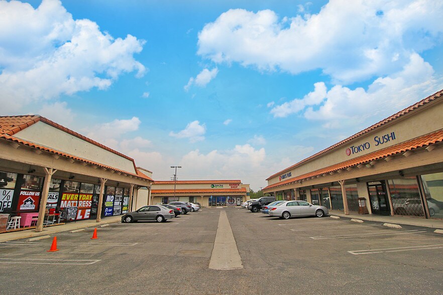More Photos Of 14741 7th St, Victorville General Retail For Sale