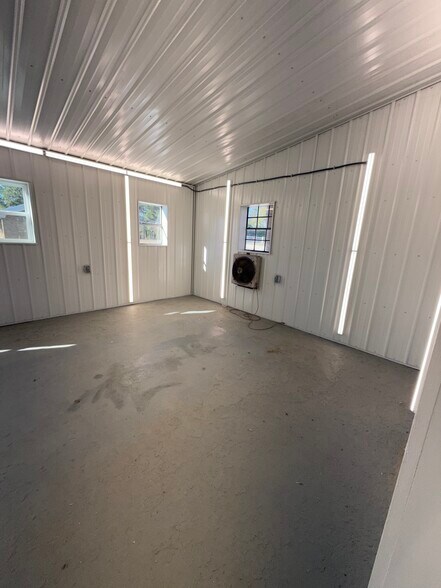 More Photos Of 5785 Tennessee 226, Savannah Flex For Lease