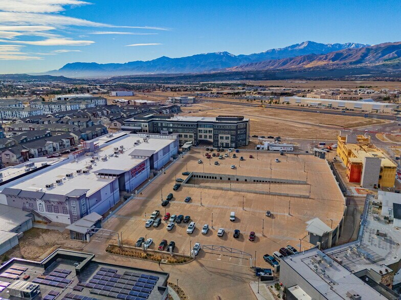 More Photos Of 1828 Spring Water Pt, Colorado Springs Office For Lease