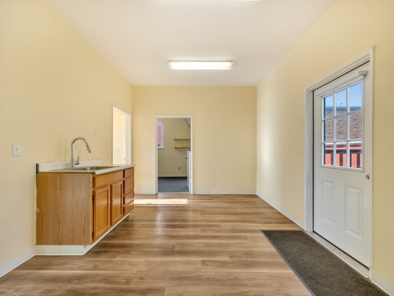 More Photos Of 1178 Franklin Ave, Astoria Office For Sale