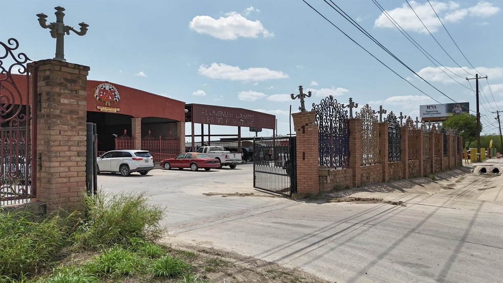 More Photos Of 5103 US Highway 59, Laredo Warehouse For Sale