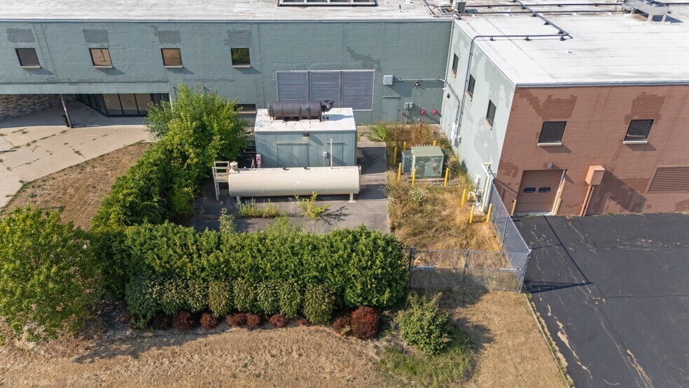 More Photos Of 231 East Ave, Albion Town Orleans Office For Lease