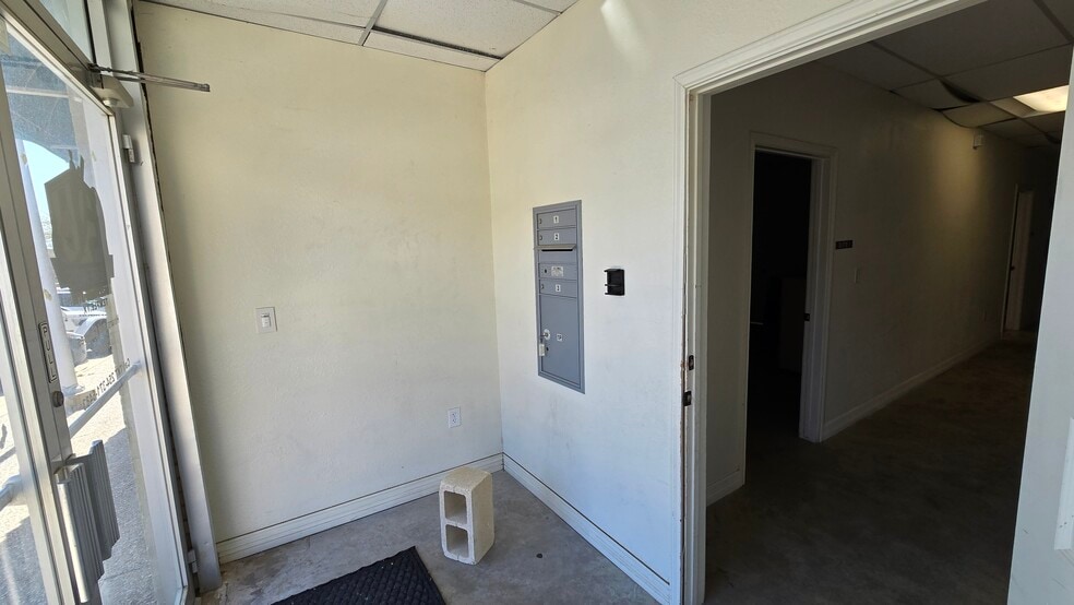 More Photos Of 12 S 4th St, Temple General Retail For Sale