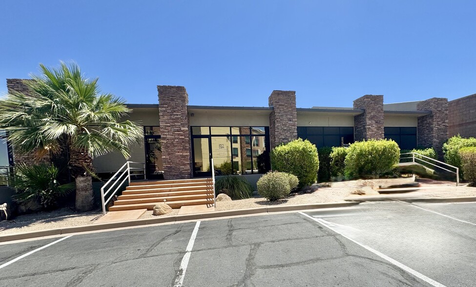 More Photos Of 25 Easy St, Carefree Office For Lease